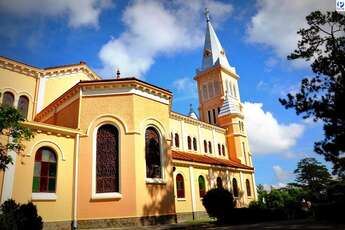 Cathédrale Saint-Nicolas de Dalat : héritage français à Dalat