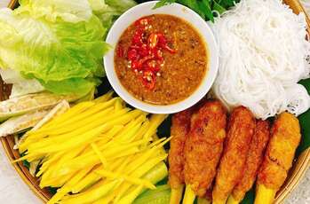 Recette de la brochette du bœuf à citronnelle (Bò cuốn thân sả)