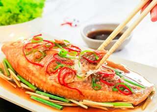 Recette du poisson au gingembre à la vapeur (Cá hấp gừng)