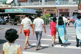 Comment traverser la route au Vietnam