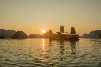Croisière dans la baie de Lan Ha – île de Cat Ba en 3 jours 2 nuits