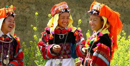 Les femmes de l’ethnie Lolo ou reines des montagnes du nord