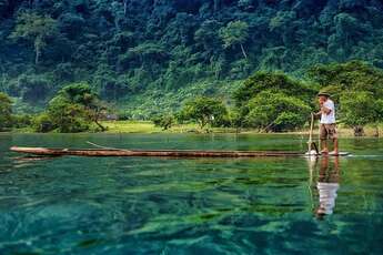 Bac Kan: le paysage charmant du lac de Ba Be