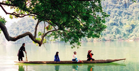 Les villages ethniques, icônes culturelles du lac Ba Be 