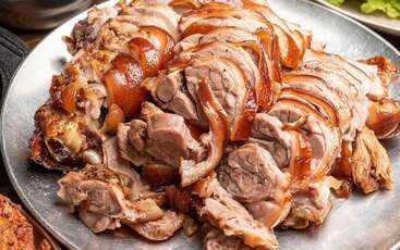 Recette de cuisse de porc grillée à la citronnelle (chân giò nướng sả)