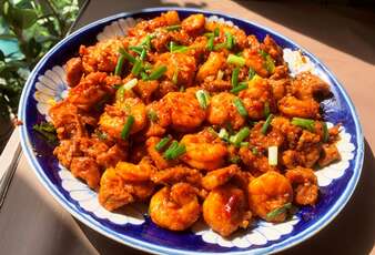  Recette du porc sauté avec des crevettes à la citronnelle et sauce aigre-sucrée-salée-pimentée (Lợn rang tôm)