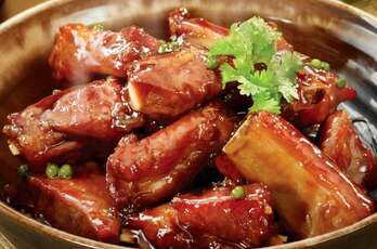 Recette du travers de porc au poivre (Sườn heo/lợn kho tiêu)  