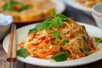 Salade de papaye verte - Recette facile de la salade vietnamienne 