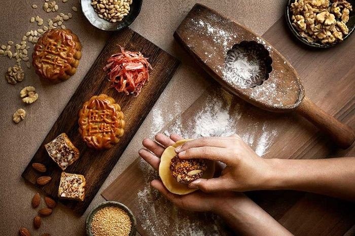 Descendant d’une famille de fabricants des gâteaux de lune plus de 100 ans à Hanoï