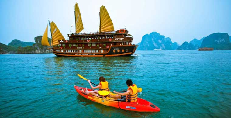 Mise en suspension temporaire du service de kayak sur la baie Ha Long