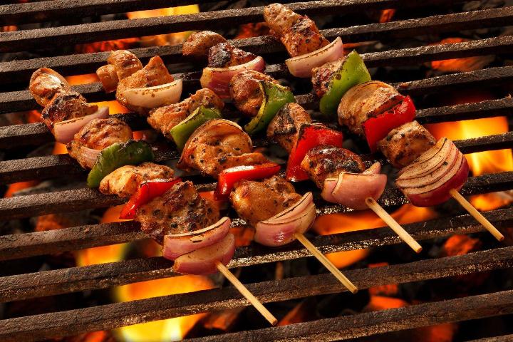 Recette de brochette du poulet à la citronnelle (gà nướng sả)