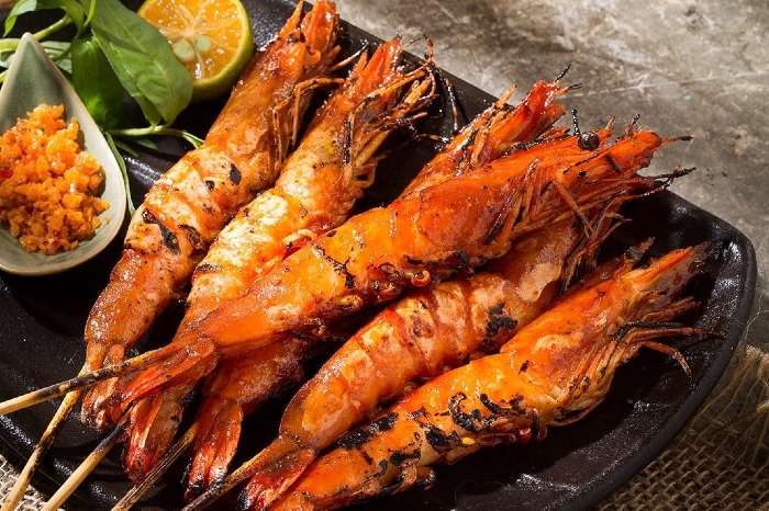 Recette des crevettes au saté (Tôm nướng sa tế)