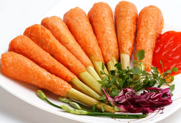 Recette de pâte du porc à la citronelle (lợn cuốn thân sả)