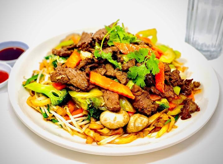 Recette du Pho sauté au bœuf "Nouilles sautées au bœuf " (Phở xào bò)