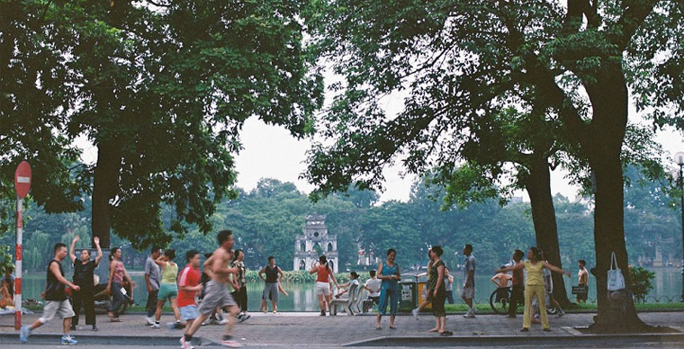 Visitez Hanoi autrement tôt le matin 