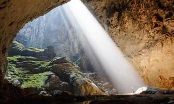 Hanoi – Vol vers Dong Hoi – Visite de la grotte de Phong Nha