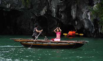 Halong - Pagode de But Thap - Vol pour Hue